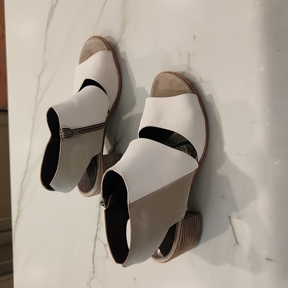 COCLICO stack heel sandals - Picture 2 of 9